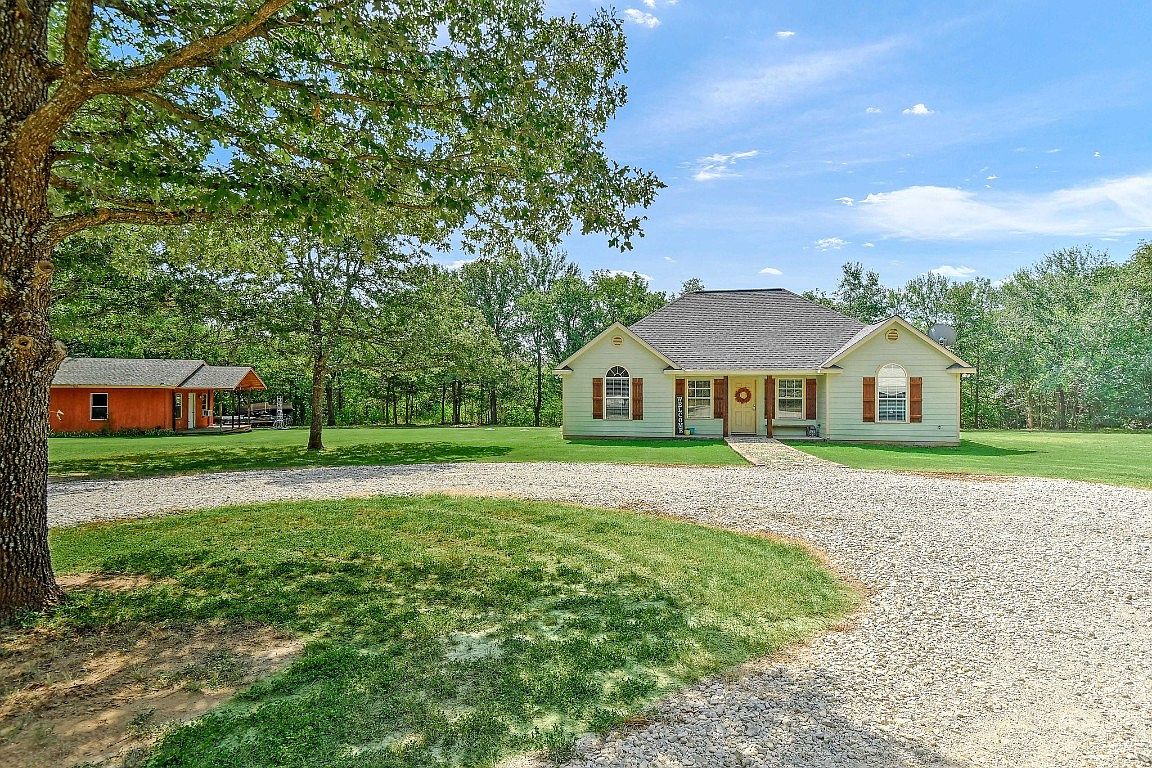 902 Wainscott Rd, Sadler, TX 76264 | Zillow