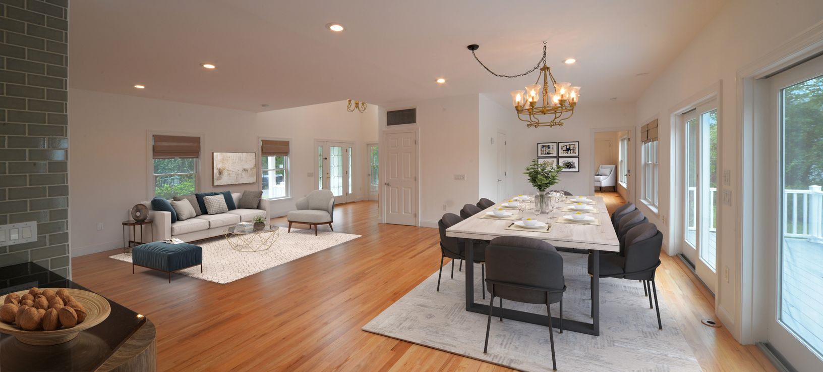  Naturally bright and sunlight interior