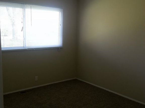 4th image of 3120 Heatherton Dr