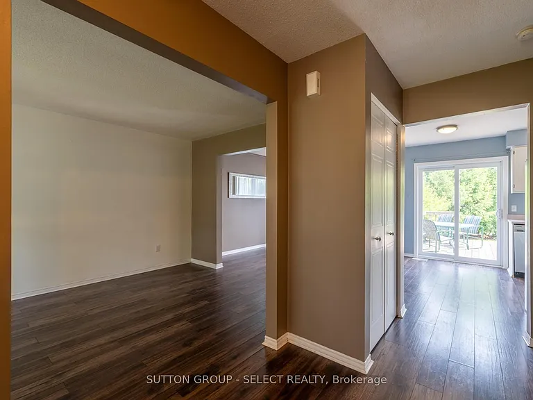 1144 Aldersbrook Rd — Photo 5