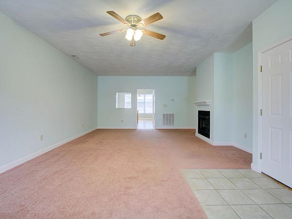4th image of 5501 S Village Dr