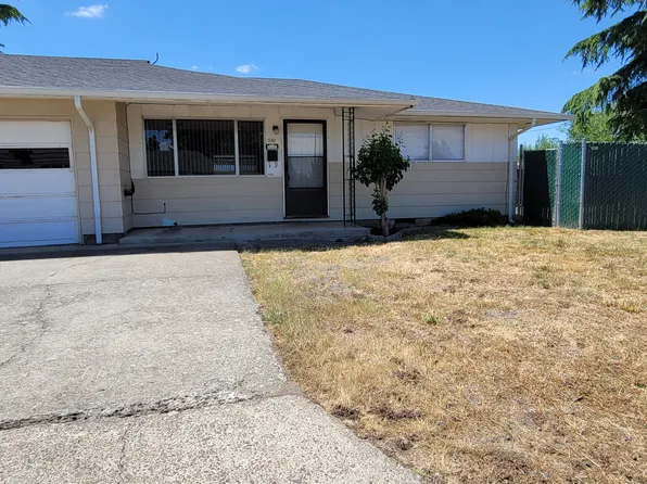 580 S 7th St, Lebanon, OR 97355