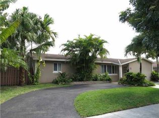 9010 SW 44th St, Miami, FL 33165