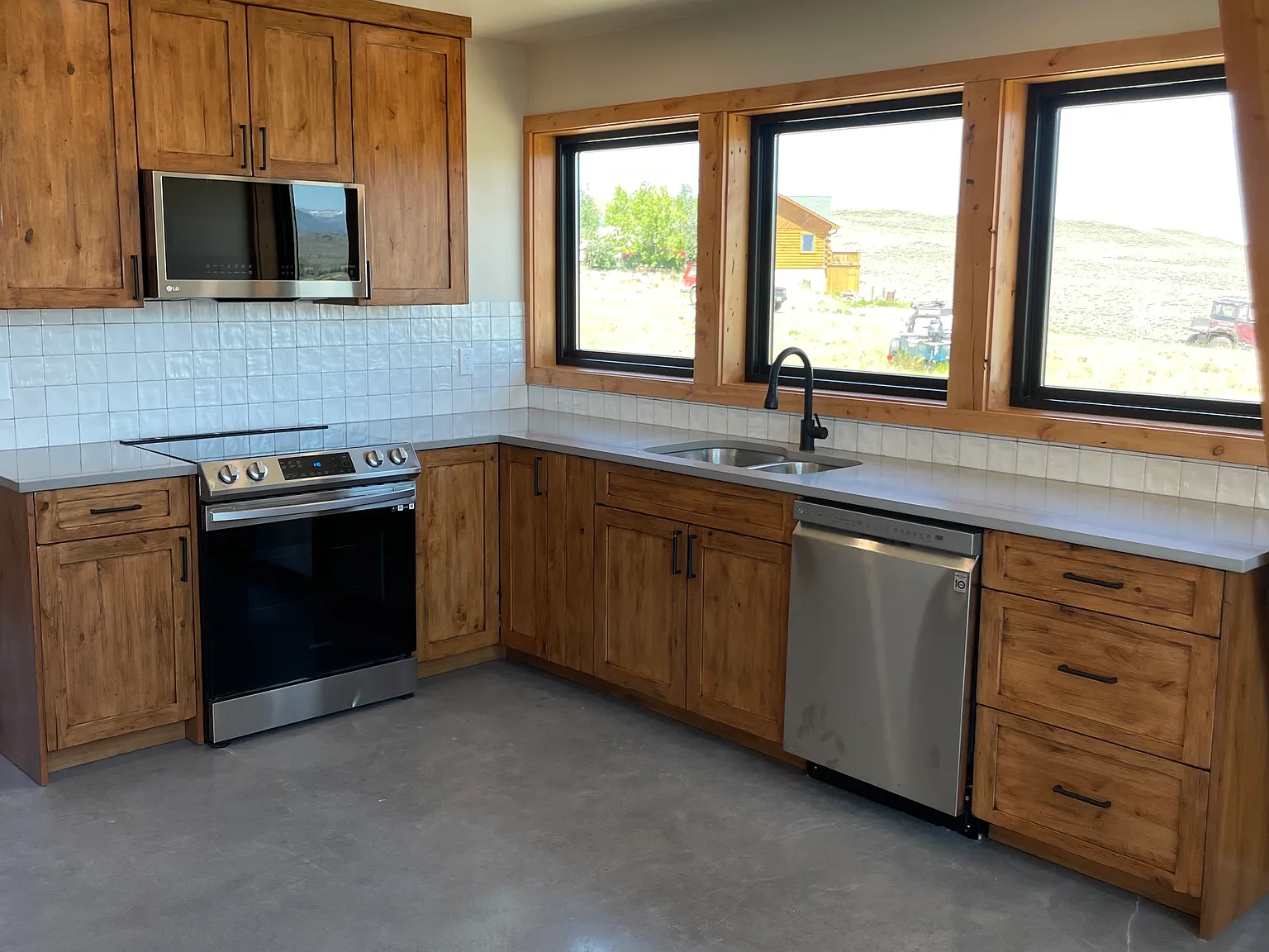 2 bed, 1200 sqft, $2,000 — Photo 3