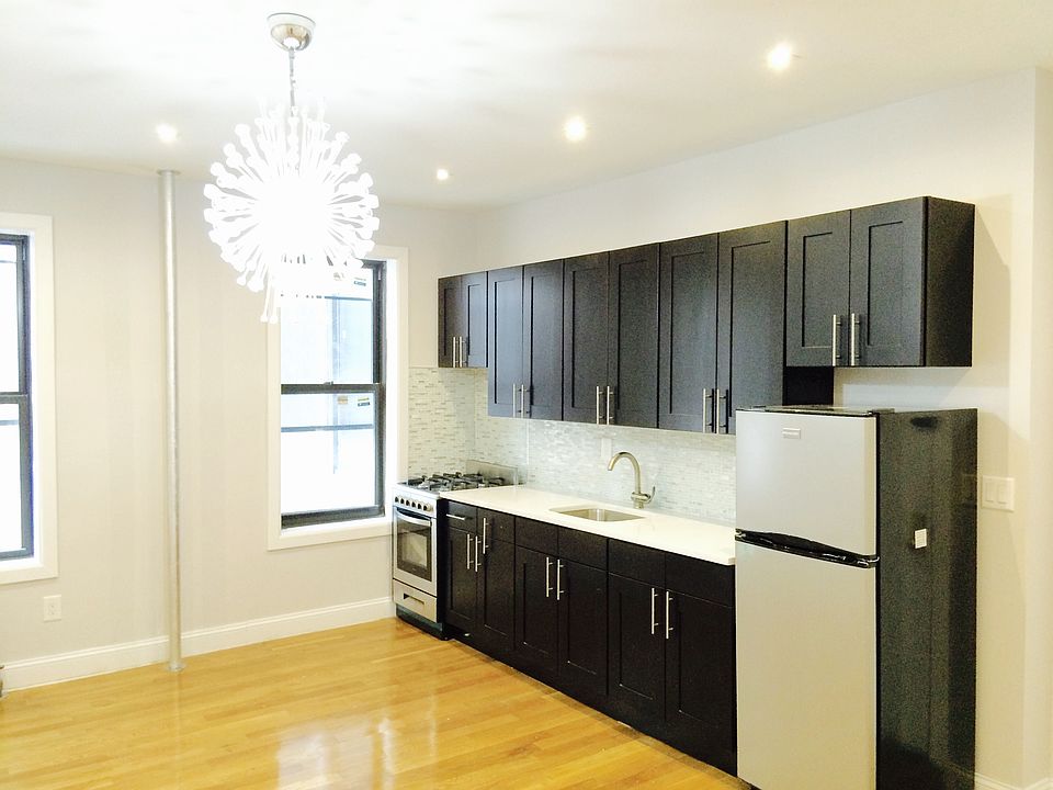 1st image of 216 Putnam Ave APT 19