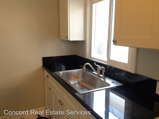1st image of 223 Union Pl APT 05
