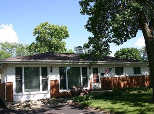225 Pleasant St, Hoffman Estates, IL 60169