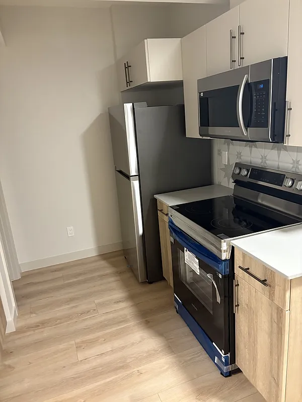 2 bed, 1.0 bath, $1,200 — Photo 4