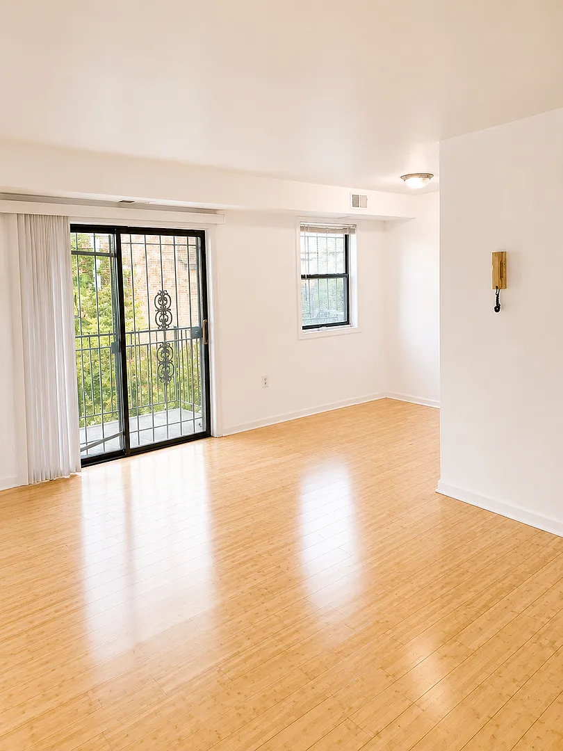 2026 Move-In Special $500 Lease Signing Bonus!! Cozy 1-Bedroom Apartment With W/D & Parking In So... — Photo 3