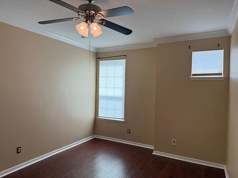 2478 Linkwood Ave — Photo 30