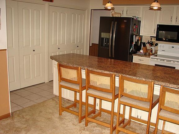 4th image of 1014 Westwood Dr