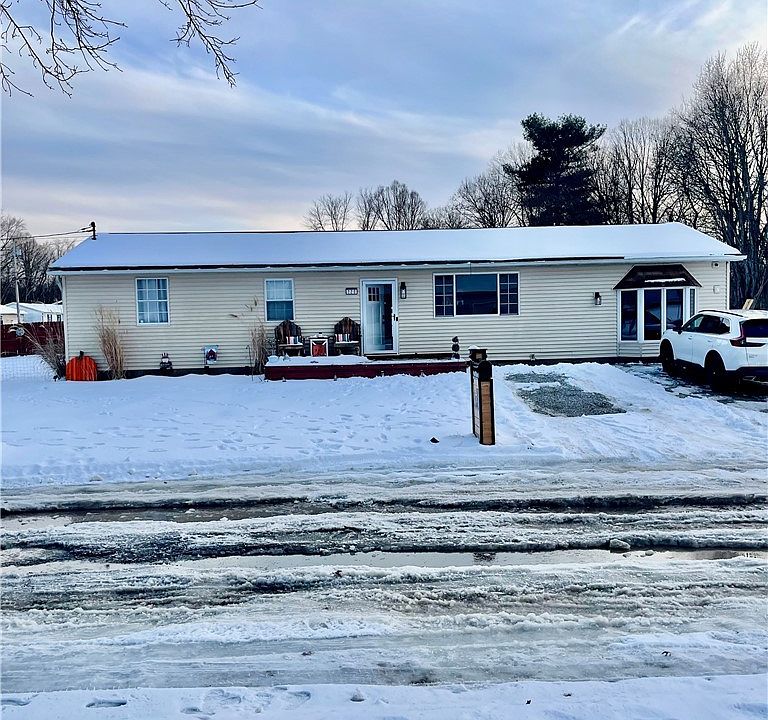1st image of 220 Ash Cir