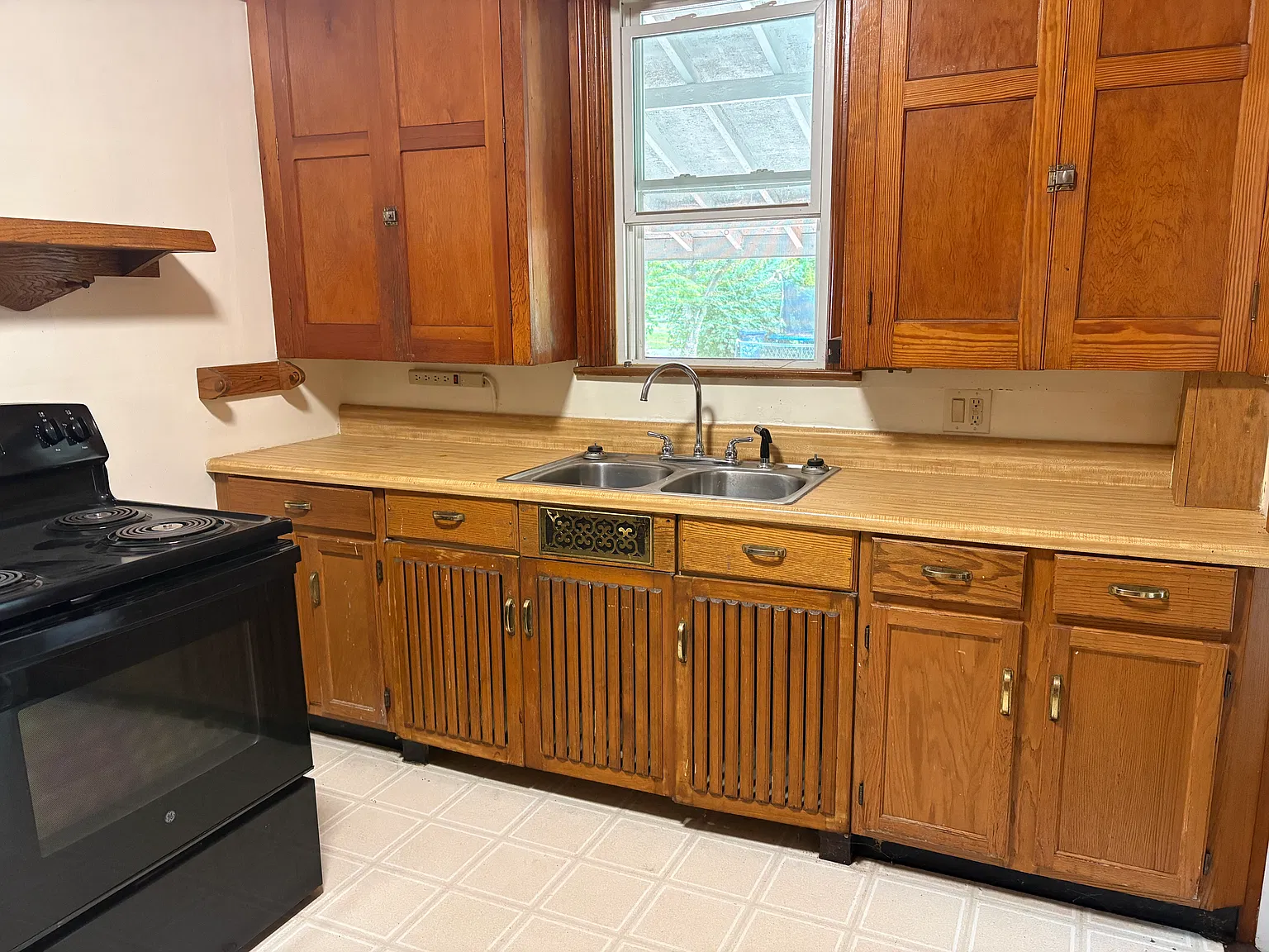 3 bed, 1200 sqft, $1,400 — Photo 2