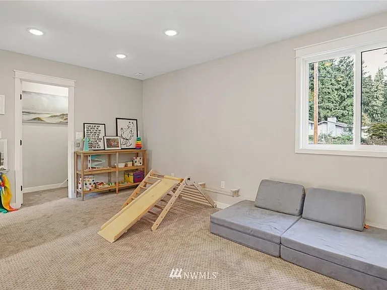 13823 NE 76th St — Photo 18