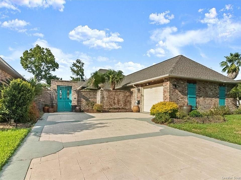 1st image of 816 Treasure Ln