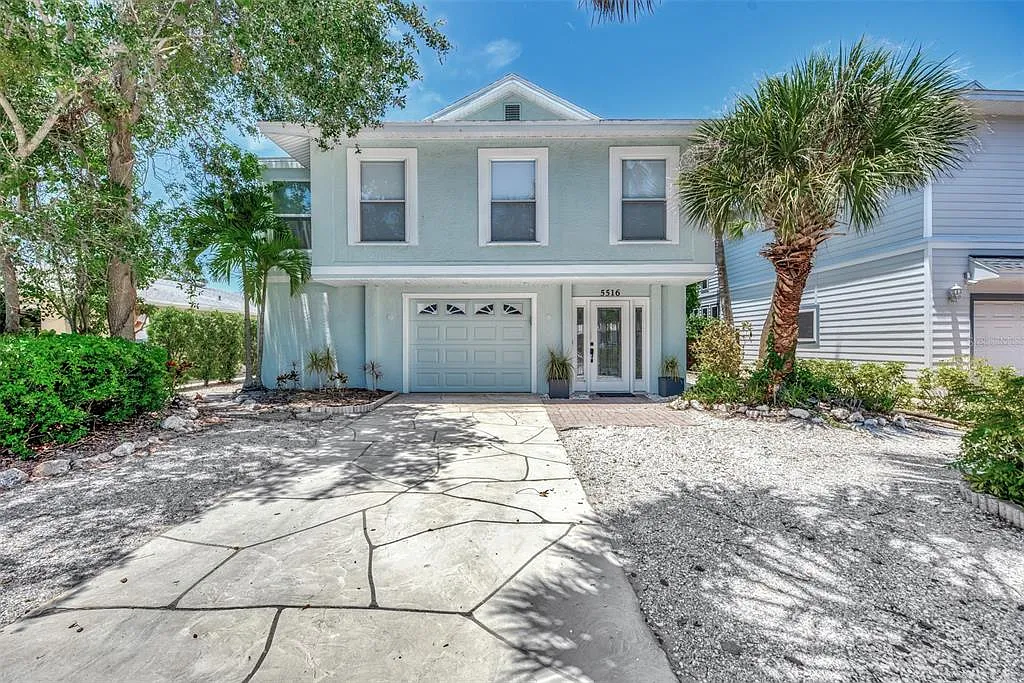 3 bed, 2.0 bath, 2259 sqft, $15,000 — Photo 2