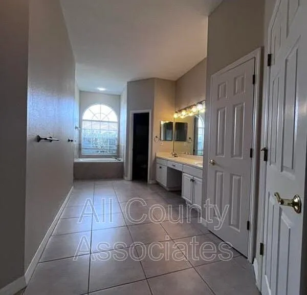 28724 Hanging Moss Loop — Photo 21