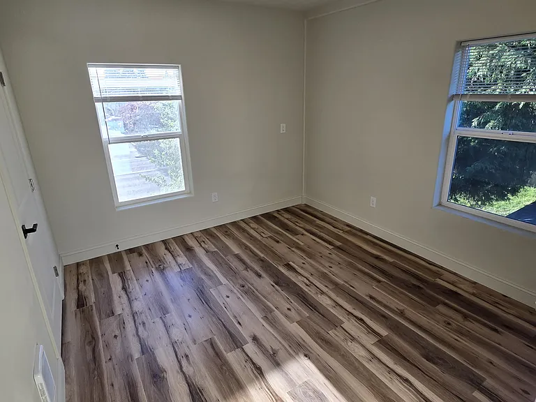 857 NW Tyler Ave #0 — Photo 6