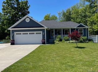 4247 Janice Ct, Fort Gratiot, MI 48059