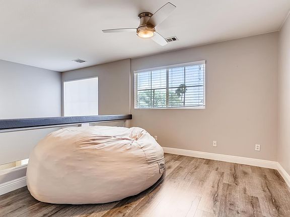 Loft 14'x11'