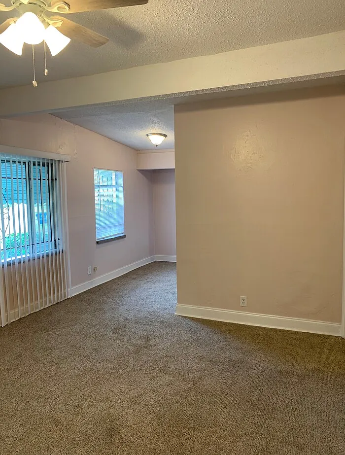 3 bed, 1.0 bath, 888 sqft, $1,225 — Photo 4