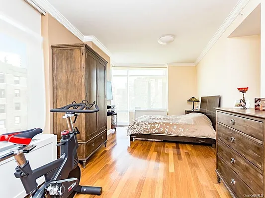 Sold by Re/Max In The City | media 11