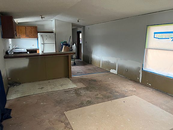 5th image of 450 S Nancy Dr