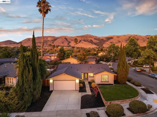 45442 Potawatami Dr, Fremont, CA 94539