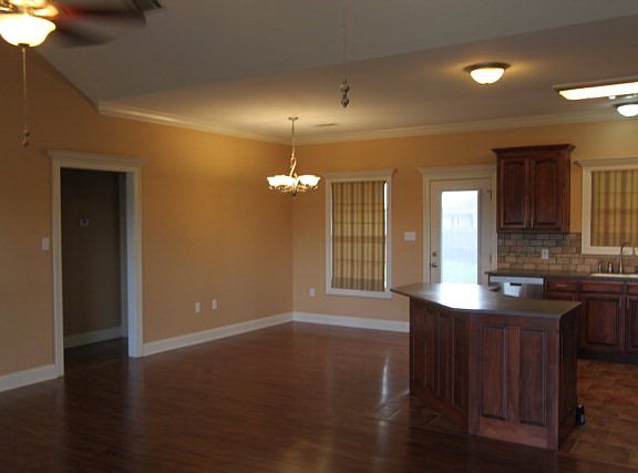 3rd image of 506 Daxs Pl