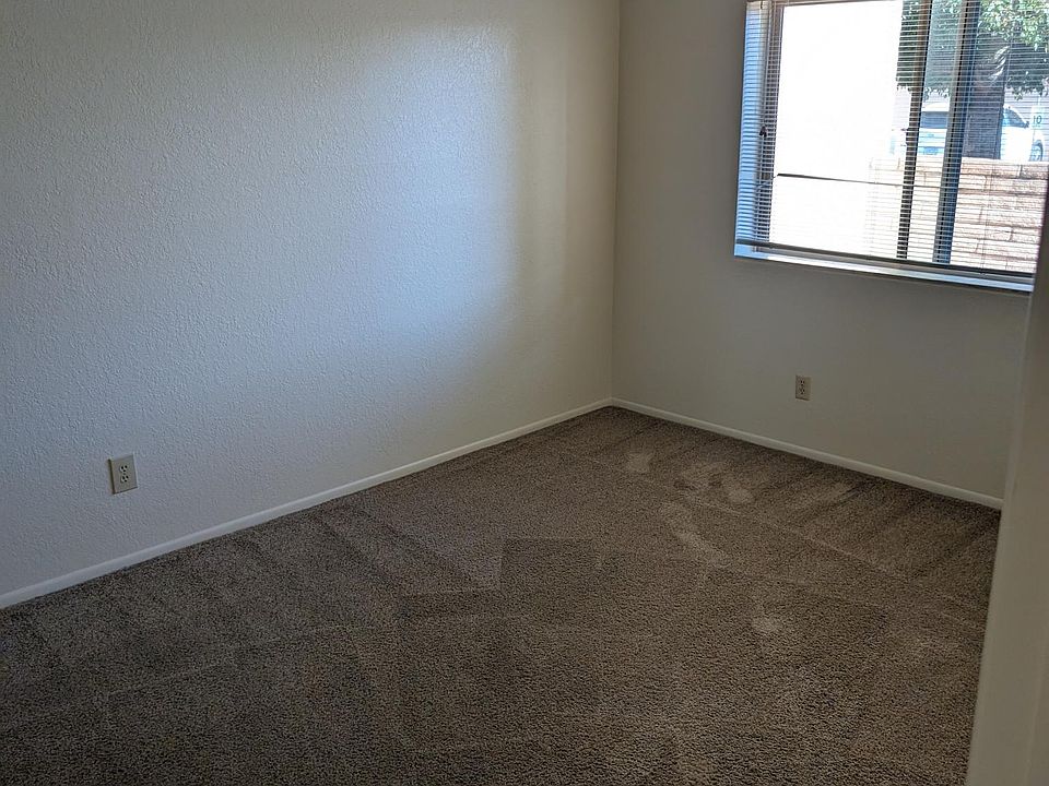 Large 2nd bedroom