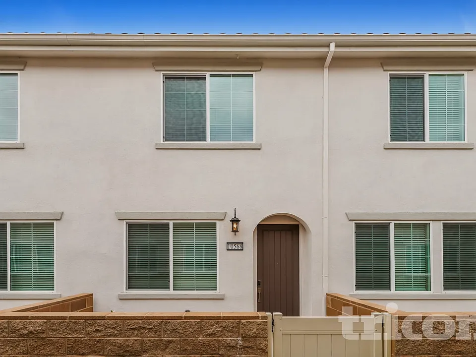 10568 Vina Ct