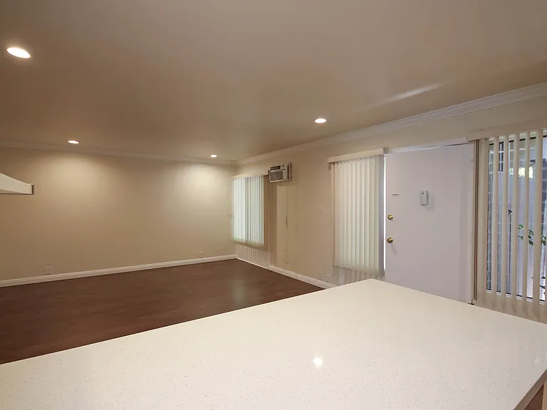 203 S Madison Ave #10 — Photo 10