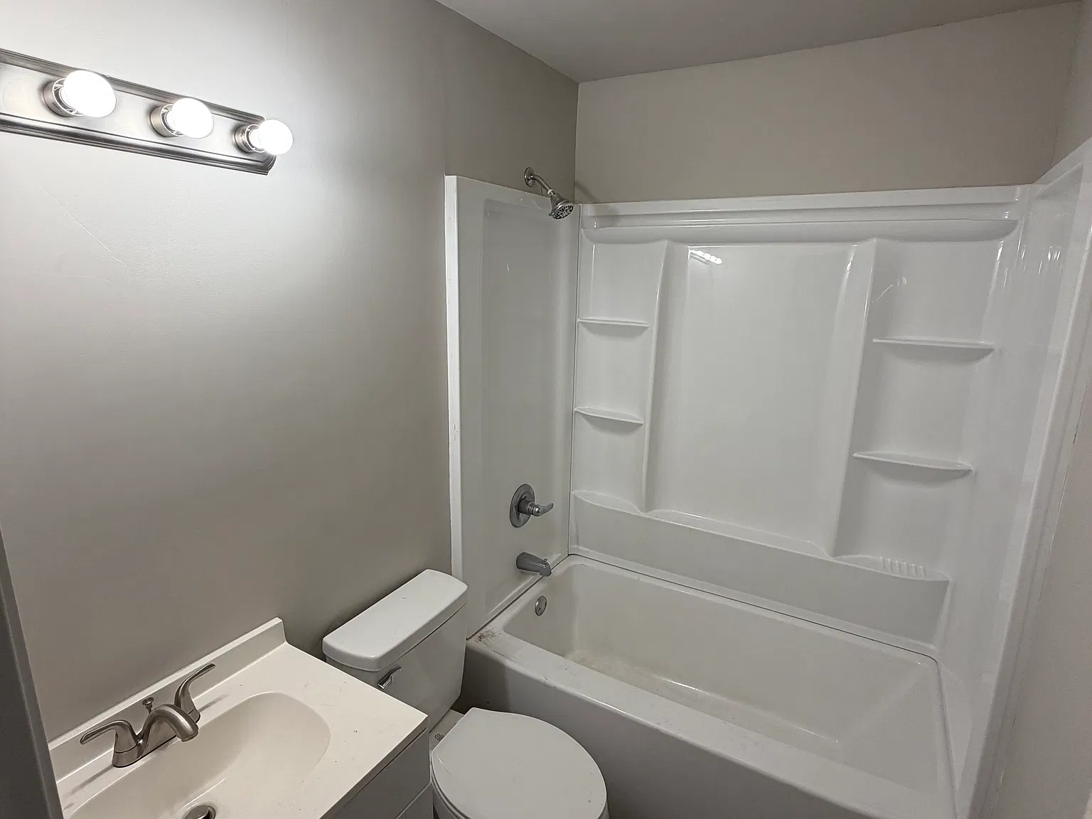 3 bed, 1050 sqft, $1,350 — Photo 4
