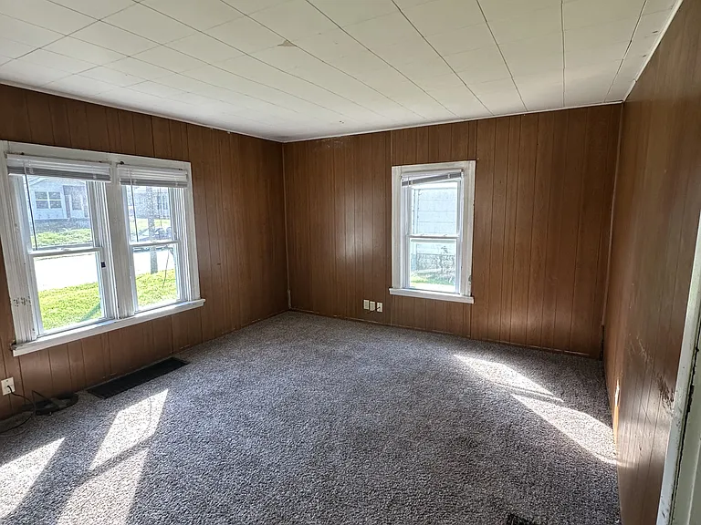 1531 Johnson Ave — Photo 4