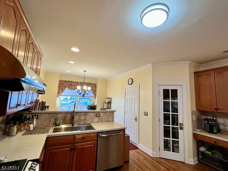 43 Georgetown Ct — Photo 3