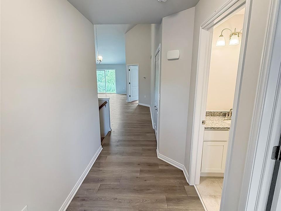 360 Devonshire Move In Ready Dr, photo 3