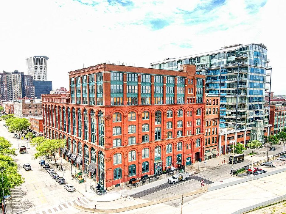 1st image of 635 W Lakeside Ave #102