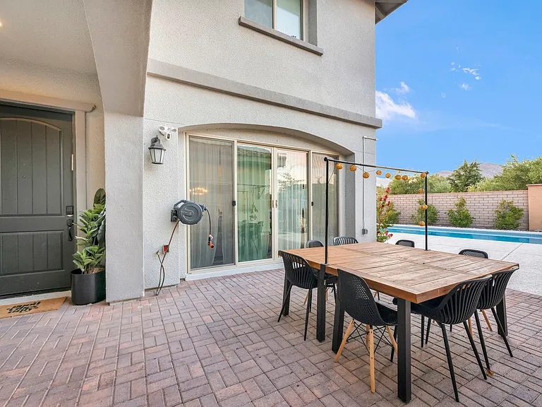 233 Castellari Dr — Photo 40
