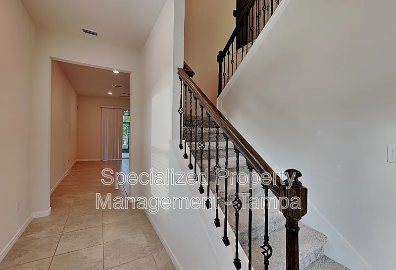 5 bed, 3.0 bath, 2615 sqft, $2,999 — Photo 2