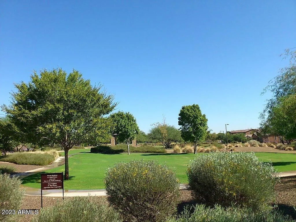 3 bed, 1635 sqft, $2,500 — Photo 2