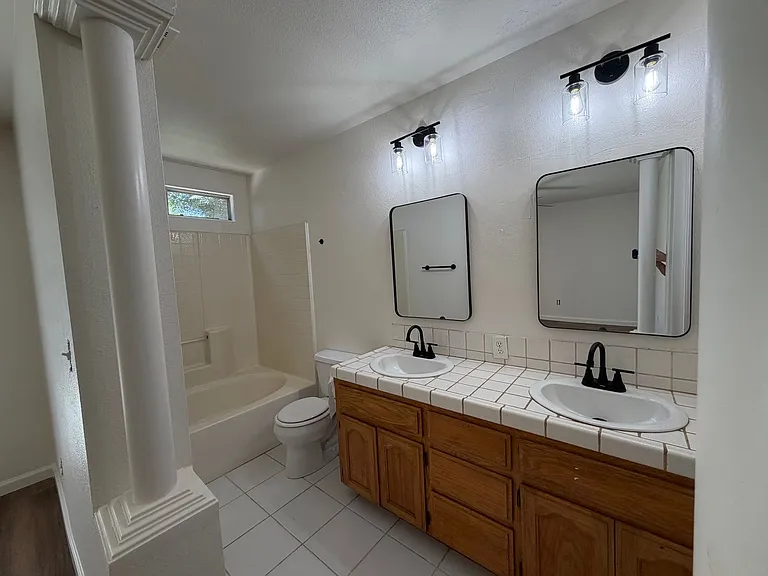 3409 Starside Dr — Photo 11