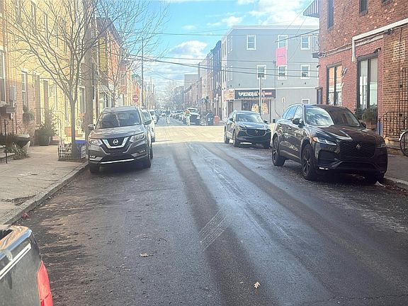 5th image of 2032 Federal St