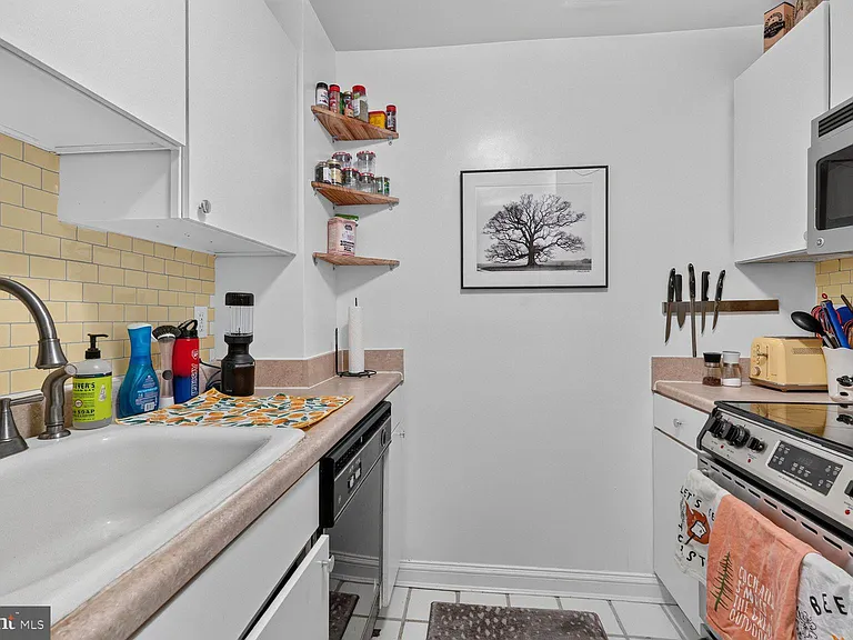 1736 18th St NW #T2 — Photo 9