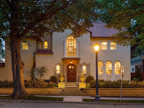 930 Mount Curve Ave, Minneapolis, MN 55403