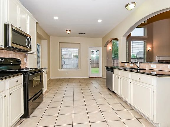 4th image of 6606 Driftwood Ln #1