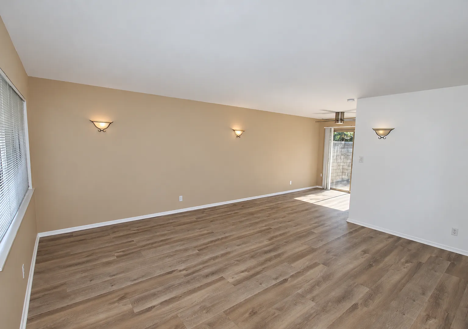 102 W. Summer Street — Photo 3
