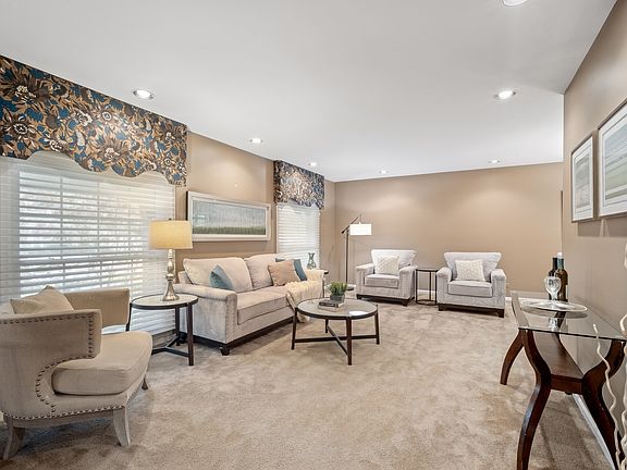 4th image of 2428 Rebecca Ln