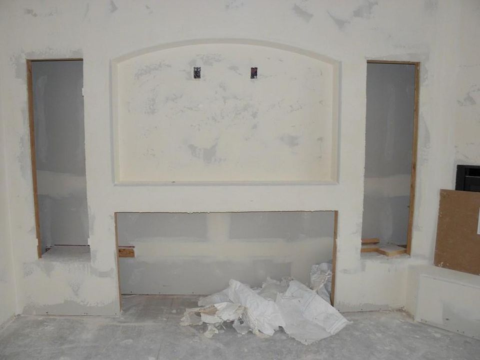 2nd image of 4806 N White Rocks Dr
