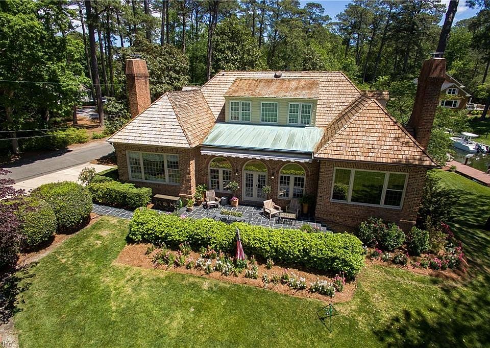1st image of 809 Linkhorn Dr