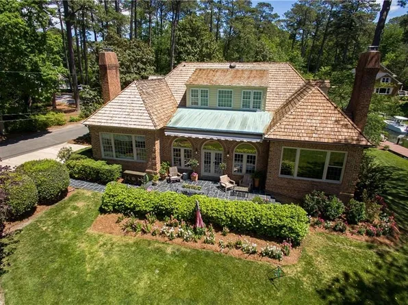 809 Linkhorn Dr, Virginia Beach, VA 23451